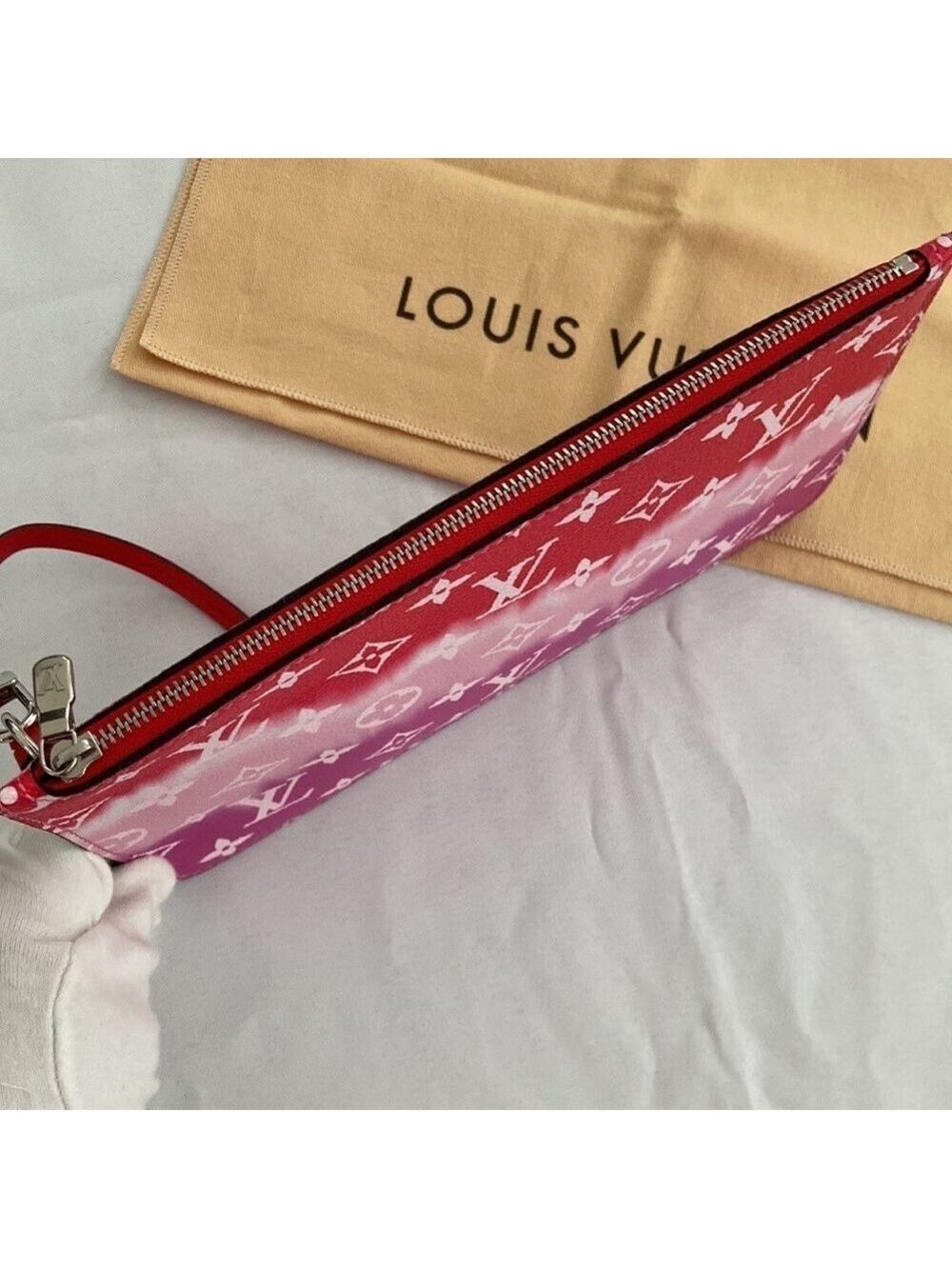 Nwot Louis Vuitton Escale Neverfull MM Pochette - Picture 7 of 10